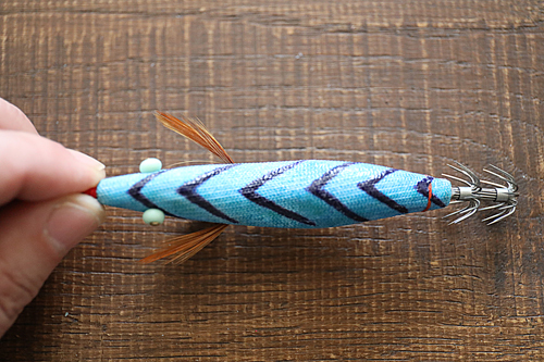 釣れるけどロストしない桐製のエギを販売しています