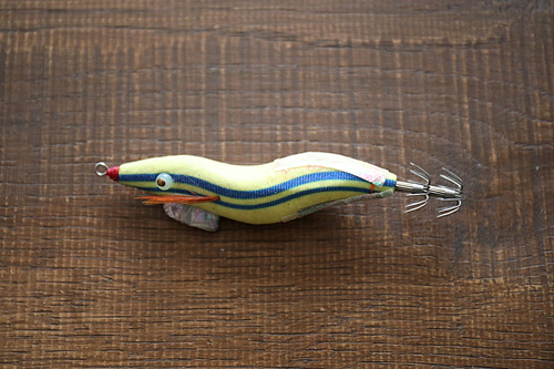 釣れるけどロストしない桐製のエギを販売しています