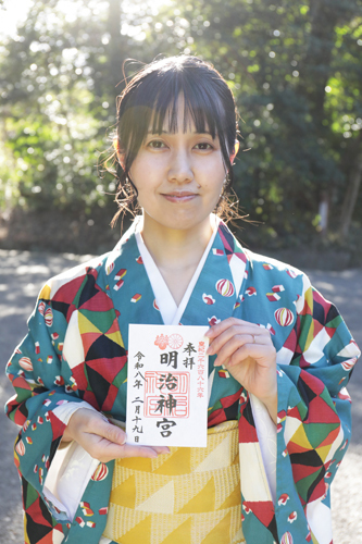 明治神宮の写真スポット｜美しく撮れるおすすめ撮影ポイント｜屋根の下(灯籠)